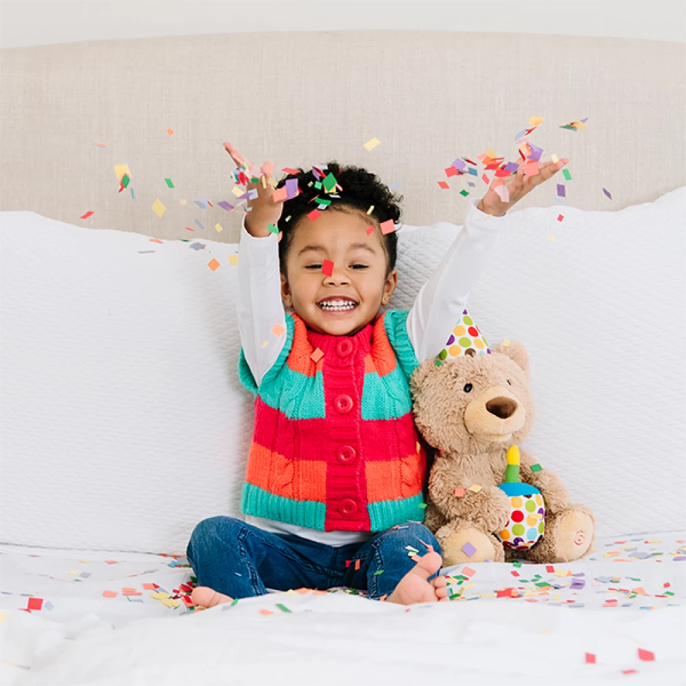 GUND Happy Birthday Bear Animated Plush Toy 25cm 4 GUND Happy Birthday Bear Animated Plush Toy 25cm - Image 2